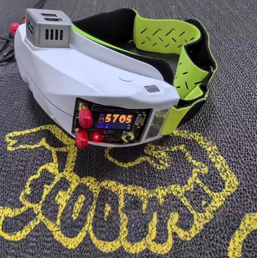 4.9GHz 5.8GHz 6.1GHz 3W VTX VR - Foxeer Reaper Extreme 2.5W Vtx review and price